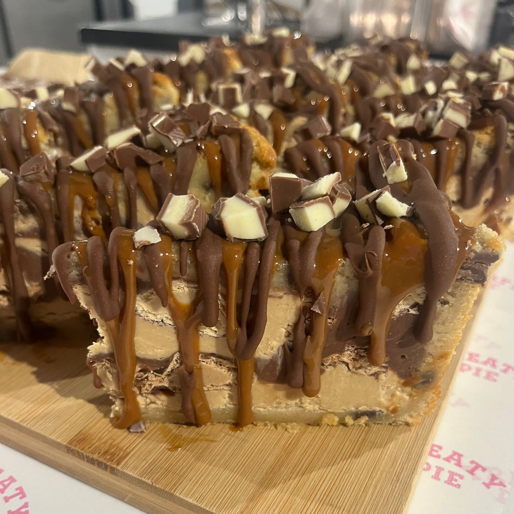 Kinder Caramel Cookie Pie