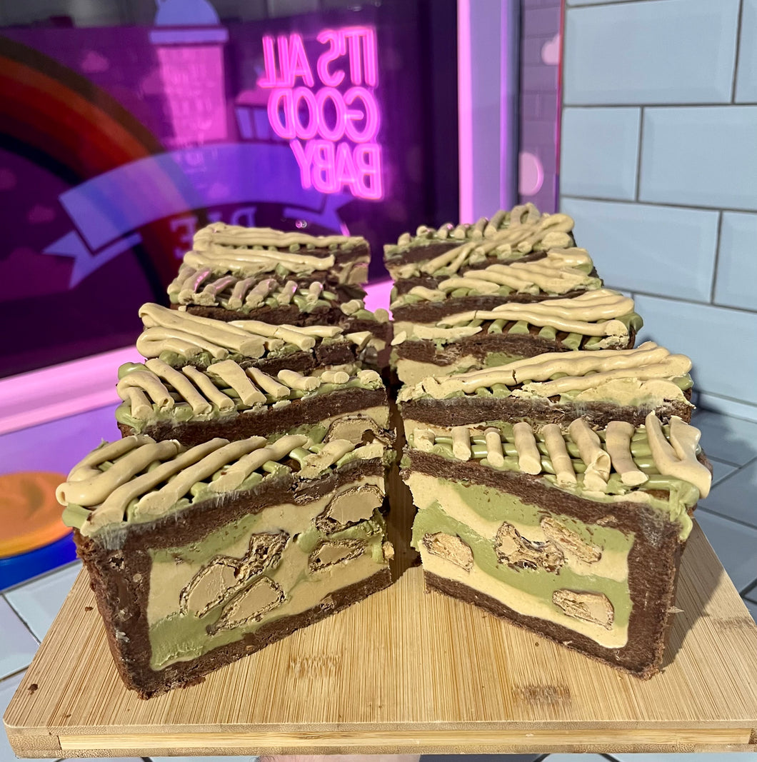 Kinder Pistachio Cookie Pie