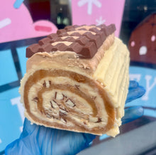 Load image into Gallery viewer, Kinder Blondie Yule Log
