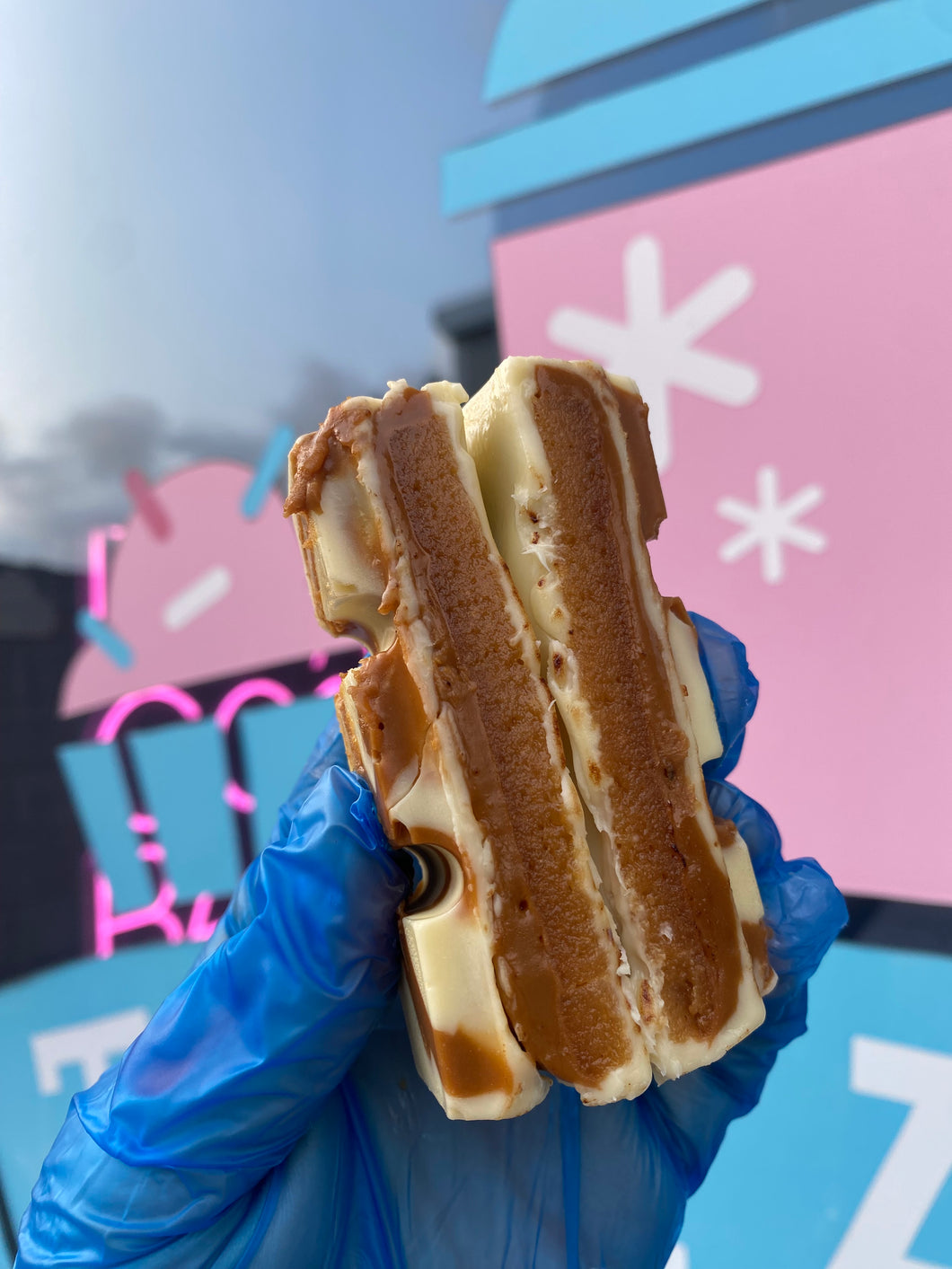 Biscoff Blondie Chocolate Bar