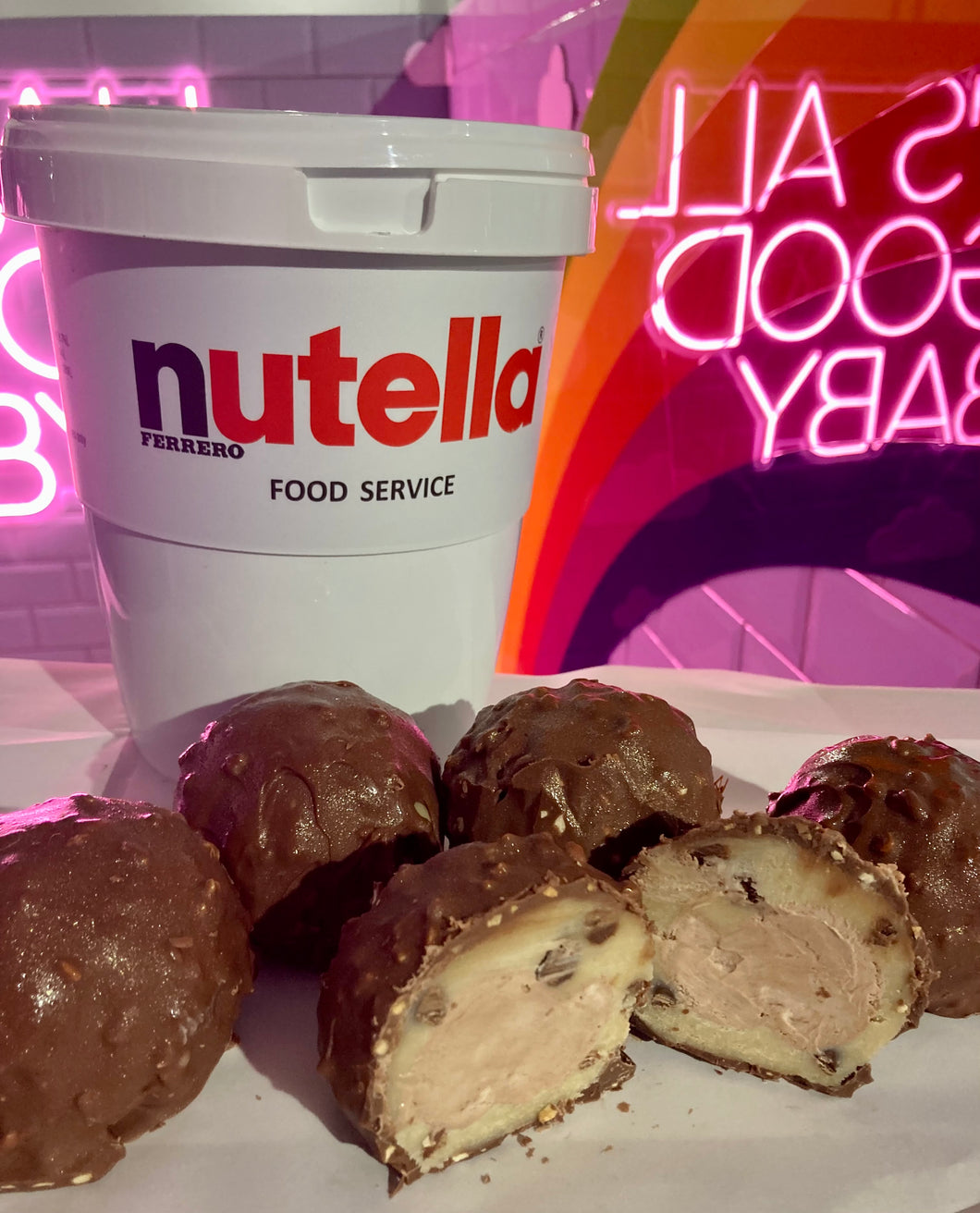 Ferrero Cheesecake Bomb